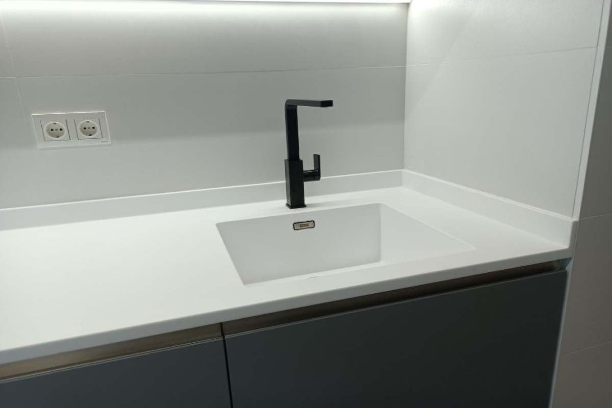 images/galeria/4 SOLID SURFACE/7.jpg
